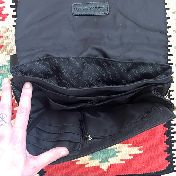 Steve Madden black quilted cross body bag with zippers & inside pockets - Picture 12 of 17